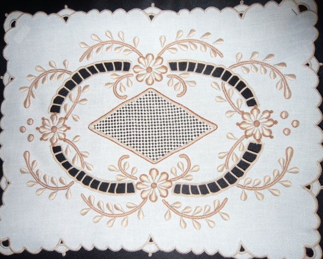 Panera en punto Richelieu, realce y calado.